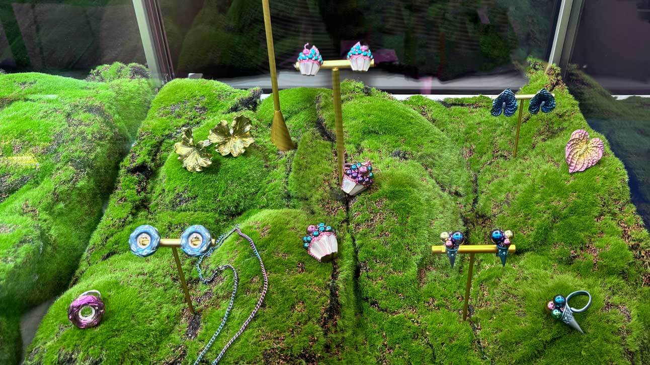 Schmuck aus Titan, Eis und Cupcakes