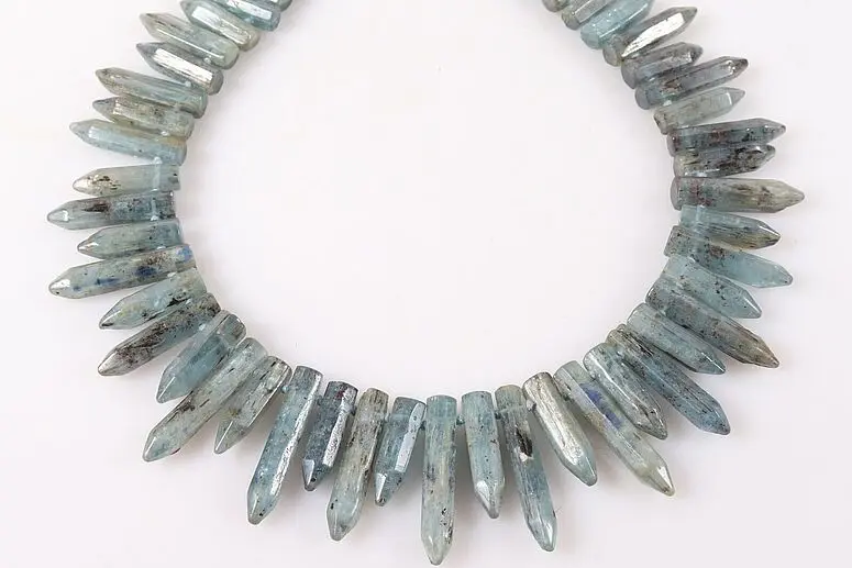 Collier aus Aquamarin Rohkristallen