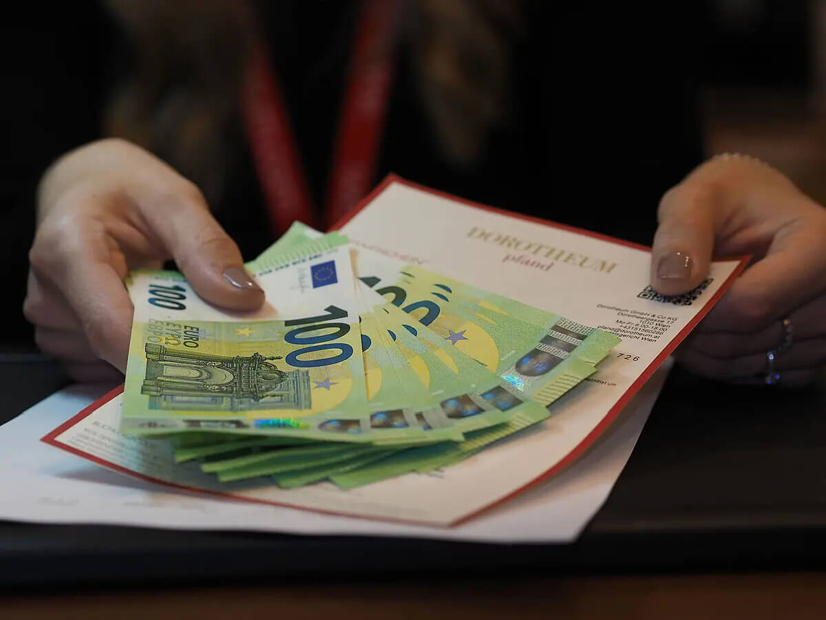 Geld und Pfandschein