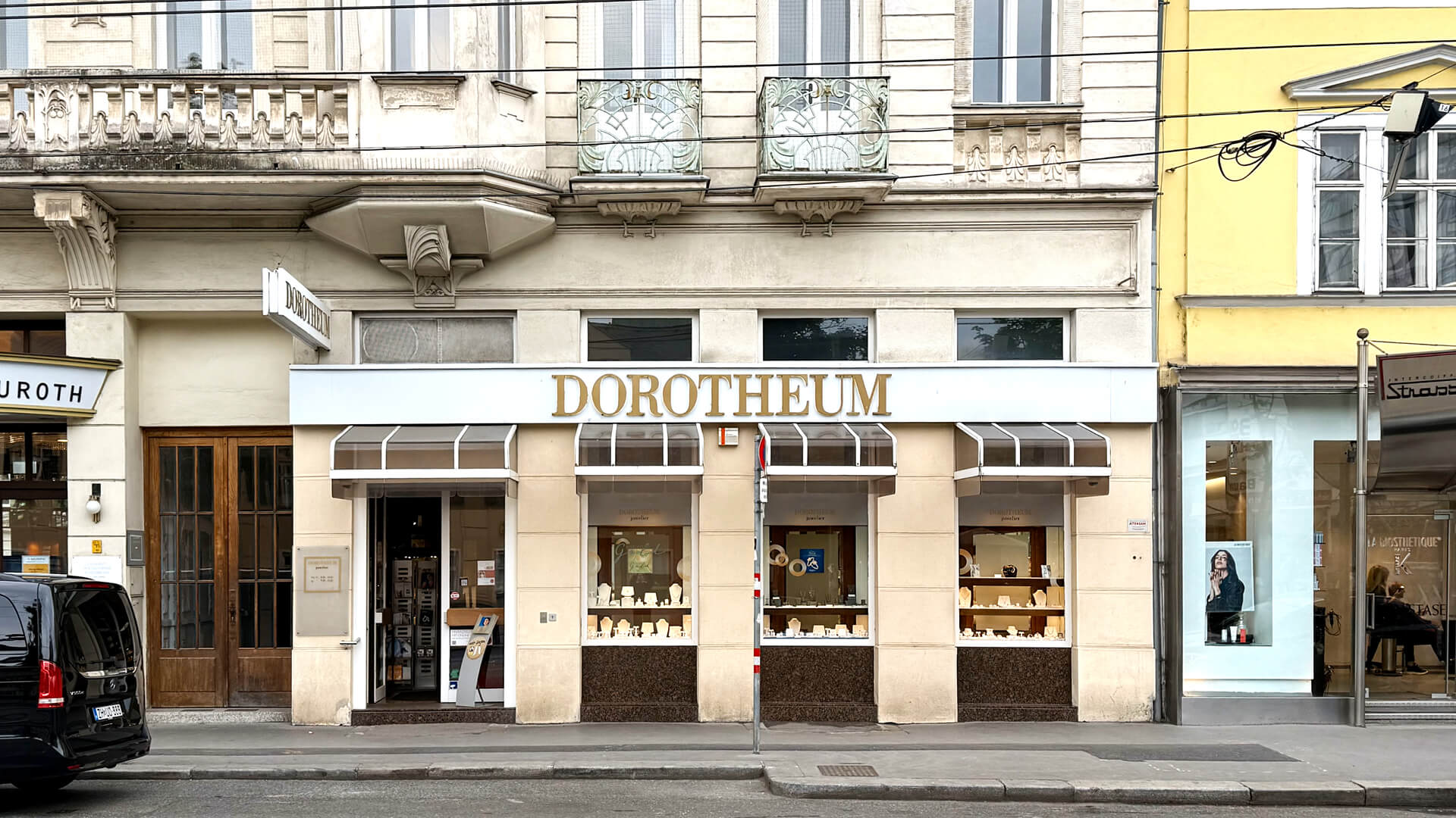 Außenaufnahme der Filiale 1130 Wien auf der Hietzinger Hauptstraße.