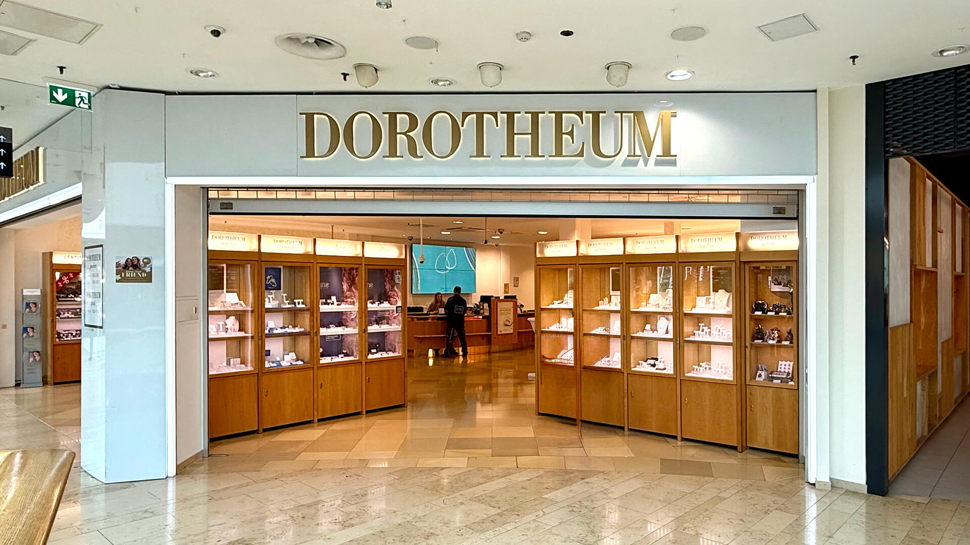 Außenansicht des Geschäftslokals der Pfandleihe 1220 Wien.