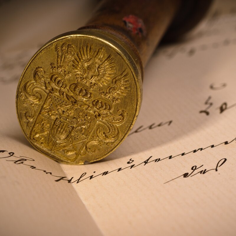 Petschaft auf einem handschriftlichen Dokument