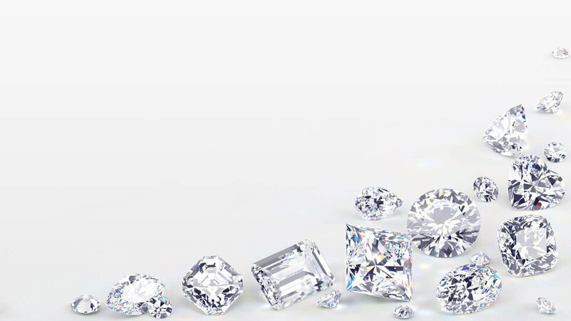 Diamanten in allen Schliffen auf weißem Hintergrund