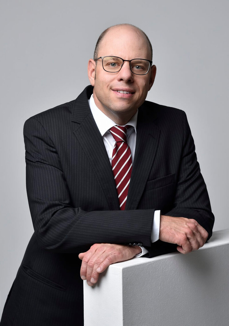 Dorian Eckmann, Leiter im Dorotheum Juwelenlabor