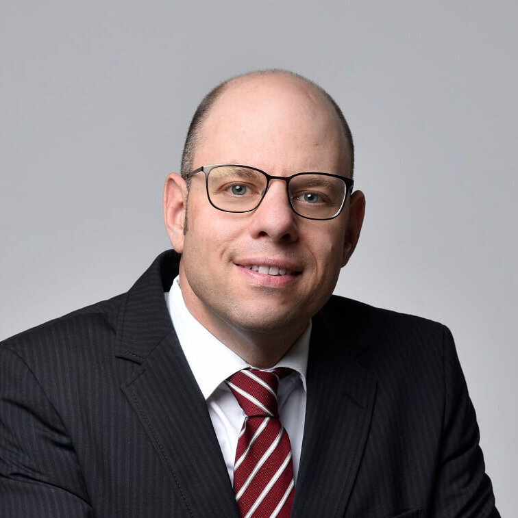 Dorian Eckmann, Leiter im Dorotheum Juwelenlabor