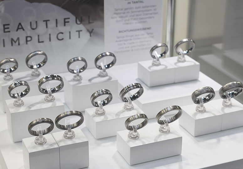 Ringe aus Tantal mit Diamanten