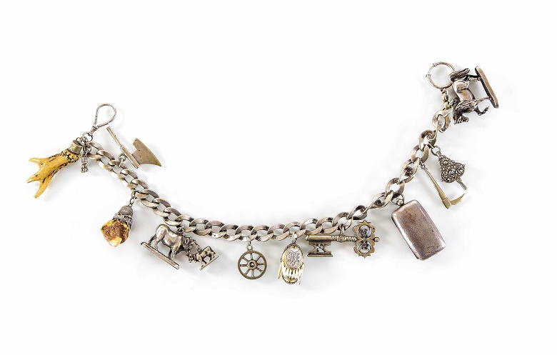 Charivari mit 13 Anhängern