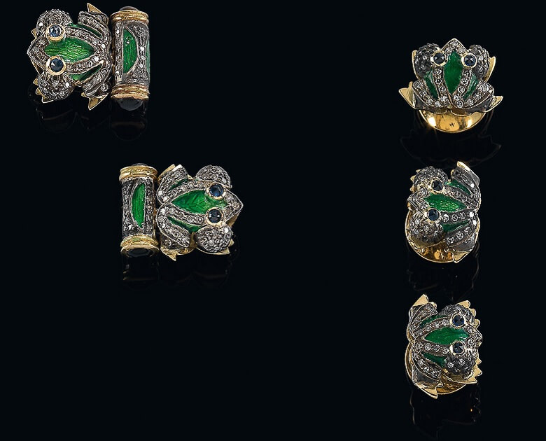 Manschettenknöpfe und Frackknöpfe aus Gold und Silber. mit Saphiren