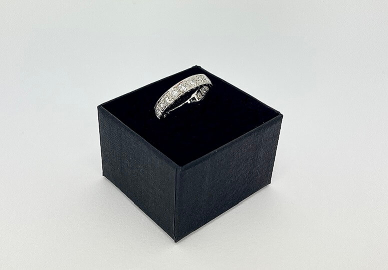 Weißgold Brillantmemoryring zur Verlobung