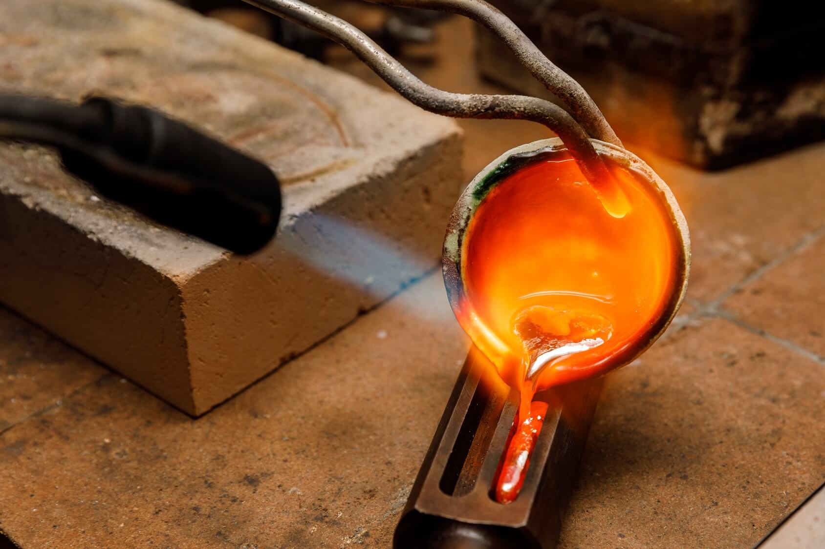 flüssige Goldlegierung